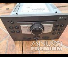 RICAMBI USATI AUTORADIO OPEL Zafira B 2006 codice