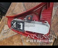 82000714140 faro posteriore destro renault clio ii