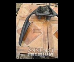 MANIGLIONE POSTERIORE APRILIA ATLANTIC 250 2002 20