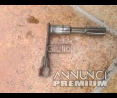 22810MK2000 ALBERINO SPINGI FRIZIONE LEVA ALBERO H