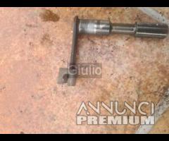 22810MK2000 ALBERINO SPINGI FRIZIONE LEVA ALBERO H