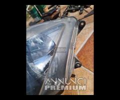 FARO FANALE ANTERIORE YAMAHA MAJESTY 250 60r009568