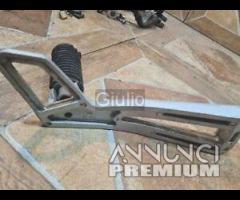 Suzuki DR 650 Staffa pedana Supporto per poggiapie