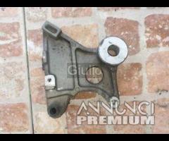 STAFFA supporto PINZA FRENO POSTERIORE  HONDA HORN