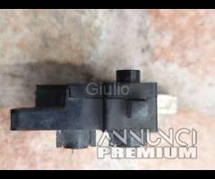 9217C00 INTERRUTTORE STOP LEVA DX FRENO ANTERIORE