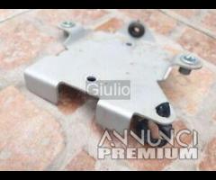 SUPPORTO REGOLATORE DI TENSIONE YAMAHA FZ6 2004 -