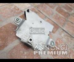 SUPPORTO REGOLATORE DI TENSIONE YAMAHA FZ6 2004 -