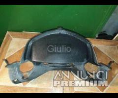 CARENA MANUBRIO SUPERIORE YAMAHA X-MAX 250 2005 20