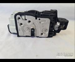 31440390 serratura anteriore destra Volvo V40