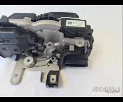 31440390 serratura anteriore destra Volvo V40