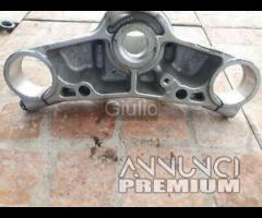 PIASTRA SUPERIORE SUZUKI GSR 600 riser