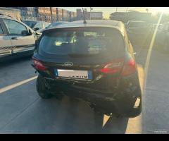 Ford Fiesta 1.1 sinistrato - 2019 - 12