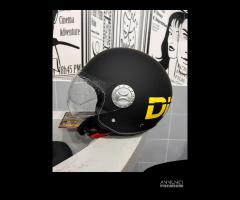 CASCO DEMIJET NERO OPACO CON SCRITTA DIEFFE GIALLA