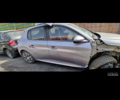 Ricambi Peugeot 208 2020 1.2 Benzina HM05