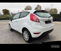 FORD FIESTA MK6 per ricambi usati RTJB