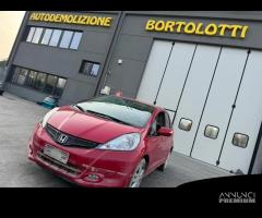 HONDA JAZZ per ricambi usati L13Z1