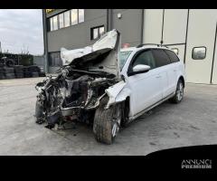 VOLKSWAGEN PASSAT B7 per ricambi usati CFF