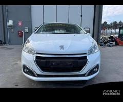 PEUGEOT 208 per ricambi usati BH02