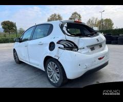 PEUGEOT 208 per ricambi usati BH02