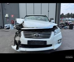 TOYOTA RAV 4 per ricambi usati 2ADFHV