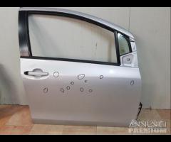 Porta anteriore destra grigia toyota yaris 2011 - 1