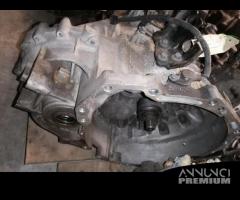 Cambio KIA CARNIVAL VQ PASSO CORTO 2902cc '06 - 3