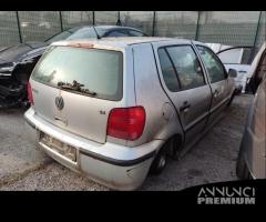 Ricambi VOLKSWAGEN POLO 1390cc benzina del 2000