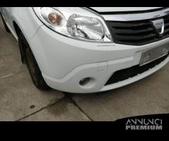 Paraurti anteriore DACIA SANDERO del 2009