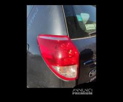 Fanale posteriore sinistro TOYOTA RAV 4 del 2006