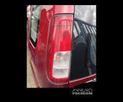 Fanale posteriore sinistro SUZUKI IGNIS del 2002