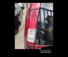 Fanale posteriore sinistro SUZUKI IGNIS del 2002