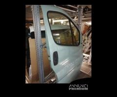 Porta anteriore dx RENAULT TRAFIC del 2002