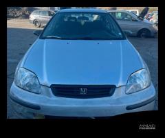 Honda Civic Anno 1998 | SOLO PER RICAMBI