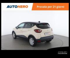 RENAULT Captur CB01895