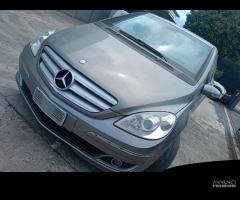 Ricambi usati Mercedes classe b anno 2008 w245