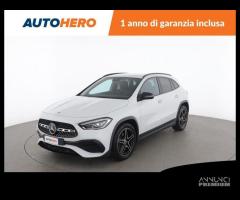 MERCEDES-BENZ GLA 200 DD31943