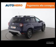 DACIA Duster UK04520