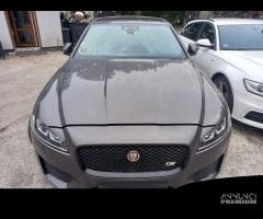 JAGUAR XF X260 3.0D XF- S Muso musata frontale com