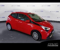 Toyota Aygo II 2018 5p 5p 1.0 x-play m-mt 72cv