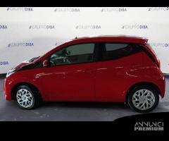 Toyota Aygo II 2018 5p 5p 1.0 x-play m-mt 72cv - 7