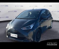 Toyota Aygo II 2018 5p 5p 1.0 x-play 72cv