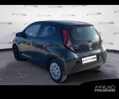 Toyota Aygo II 2018 5p 5p 1.0 x-play 72cv