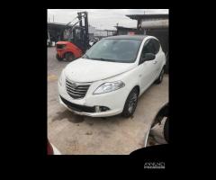 Porta anteriore destra lancia ypsilon