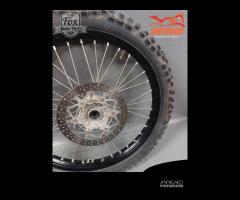 RUOTA ANTERIORE YAMAHA YZ YZF 21 nera con crepa