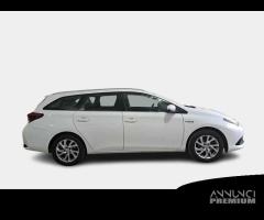 TOYOTA AURIS WAGON Touring Sports Hybrid Business