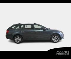 SKODA OCTAVIA WAGON 2.0 TDI EXECUTIVE DSG - 1