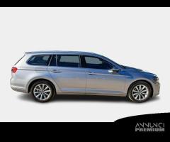 VOLKSWAGEN PASSAT VARIANT 2.0 TDI SCR EVO 110kW Bu