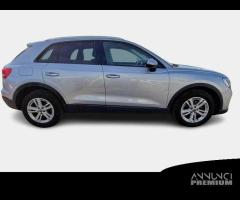 AUDI Q3 35 TDI S tronic Business - 4