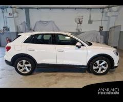 AUDI Q3 35 TDI quattro S tronic Business Advanced - 4