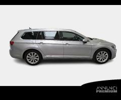 VOLKSWAGEN PASSAT VARIANT 2.0 TDI SCR EVO 110kW Bu